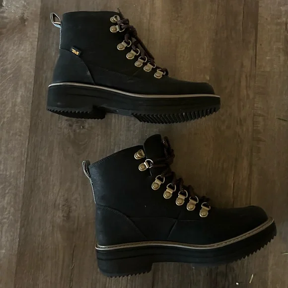 Brand New Teva Midform Boot 6.5 - Picture 3 of 11